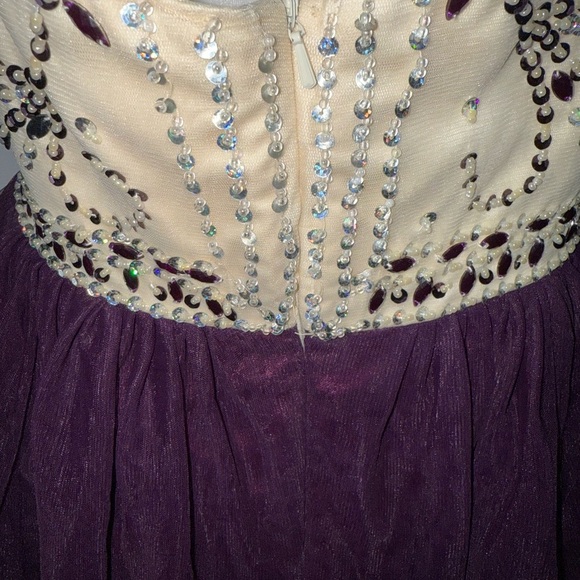 Elegant Deep Purple and Cream Evening Dress HOCO Party Dress Prom - Picture 5 of 12